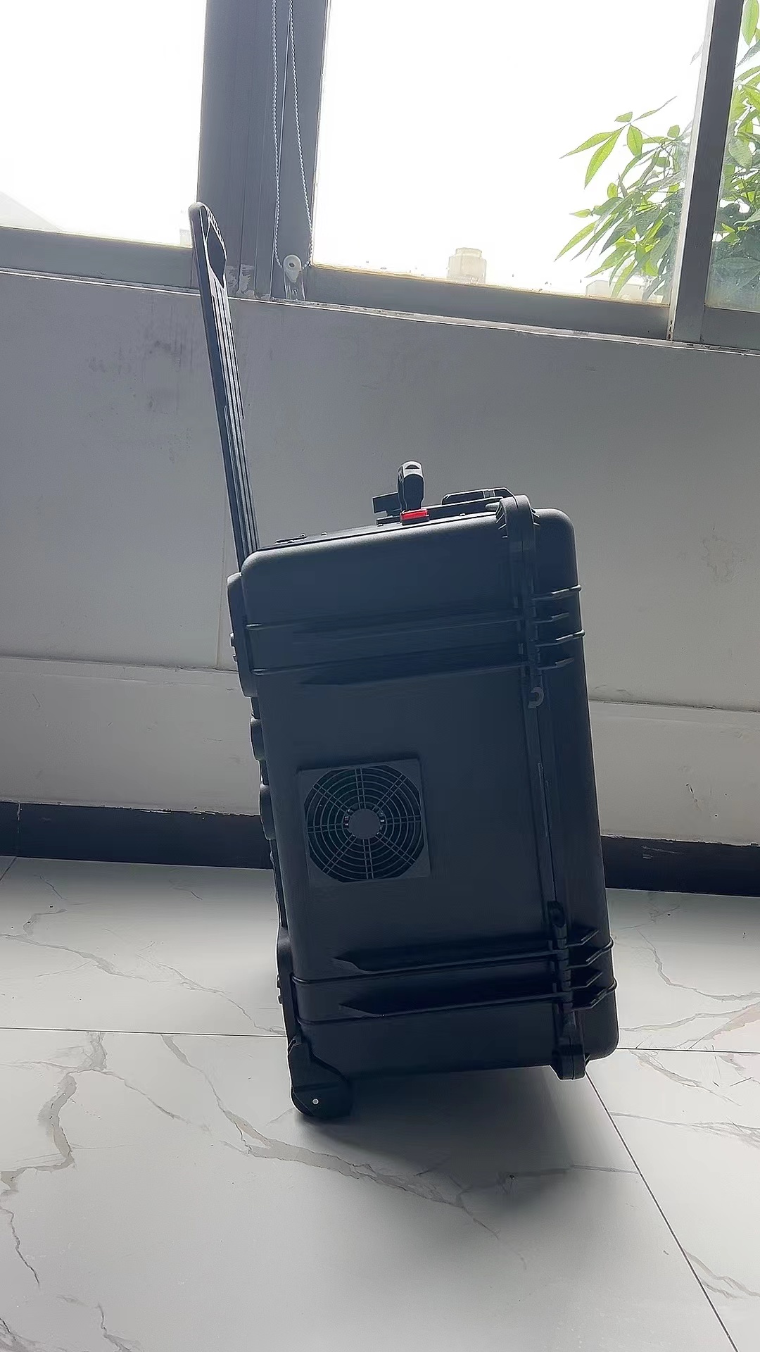 西和手拉箱型移动通信干扰器